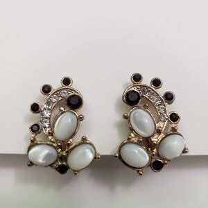 Vintage screw back earrings
